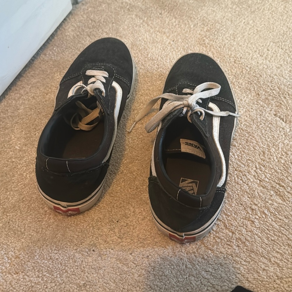 vans black/ white youth size 7 or women 8.5
